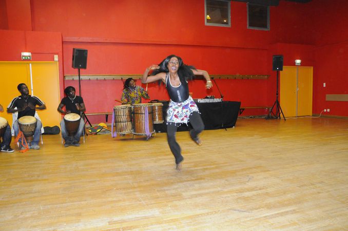 cv choregraphe danseuse et prof de danse africaine bintou